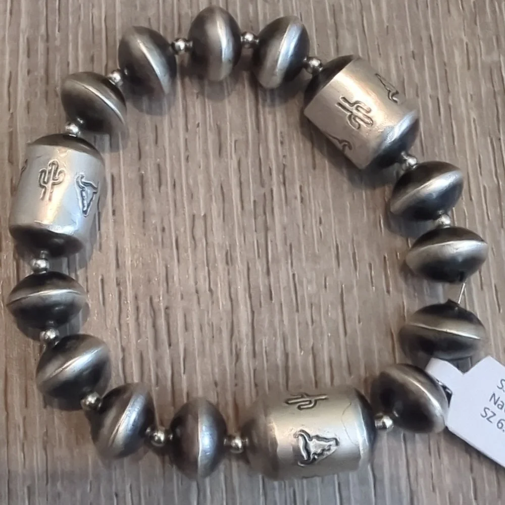 Navajo Pearl Saucer Sterling Silver Handmade Bracelet NWT - Picture 6 of 13